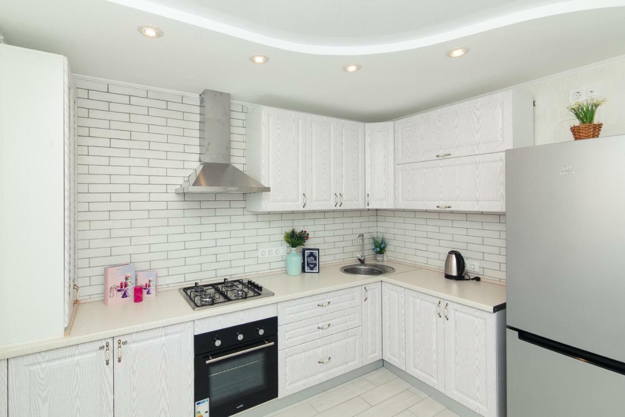 Luxury On Kondrateva Street Apartment